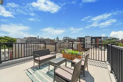Image de New 3bd/3ba – Roof Deck & City Views