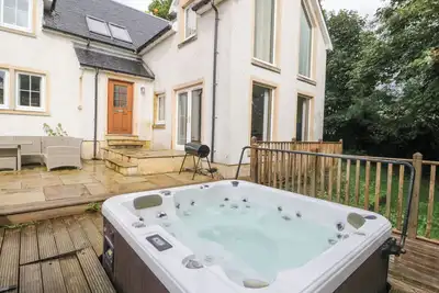 Image de Taighean Anndra, pet friendly, with hot tub in Killin