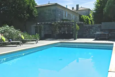 Image de 4 bedroom cottage set amongst the vineyards with own pool and garden