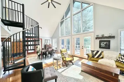 Image de Cabin on Golf Course with Hot Tub, Fire Pit, Mountain and Lake Views