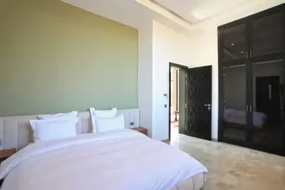 Image de Designer villa, pool not overlooked, full options