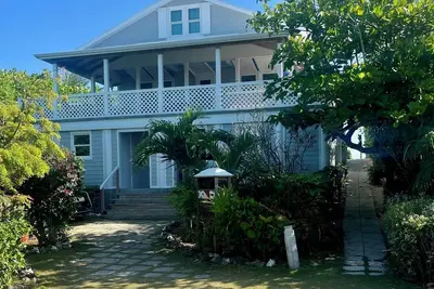 Image de Shelmar Landing Man-O-War Cay Vacation Home Beach Access and Deep Water Dockage