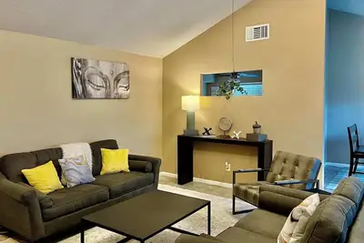 Image de Katy Hideaway - Charming 3 Bdr!