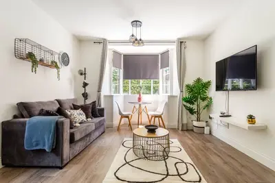 Image de Entire-Appartement-Vue sur Jardin-Salle de bain privée séparée