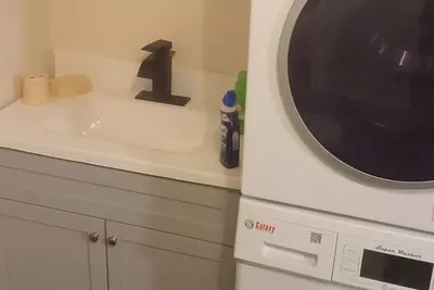 Image de Hickory Hideout\nThe cabin is surrounded by a large area of trees for privacy