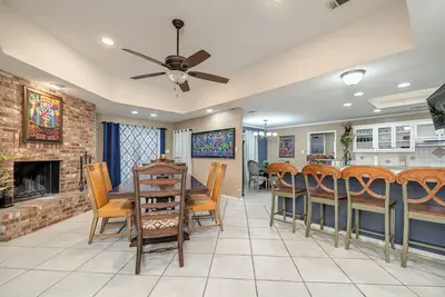 Image de Right At Home- Midland Santiago Dreams w/ man cave, two large yards xtra parking
