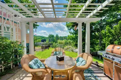 Image de Mountain Views: Beautiful Nestlenook Farm Home!