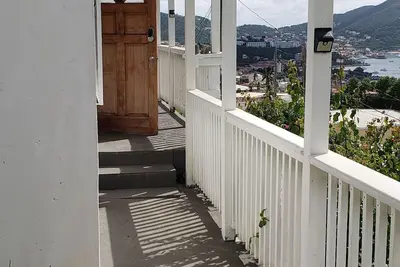 Image de Historical Gem with Captivating Views of the Charlotte Amalie Harbor