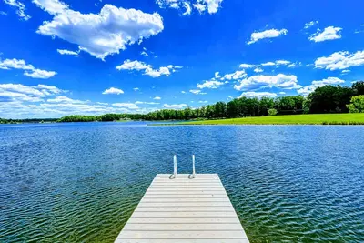 Image de New 7br Lakefront Lake Anna, Boat Dock, & Hot Tub