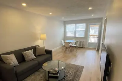 Image de Lakeshore 2 Bedroom Apartment in Port Credit, Mississauga.