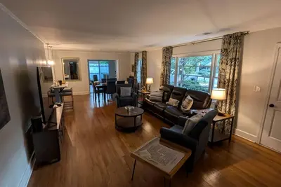 Image de Clemson Newly renovated- quick access to Patrick Square and Downtown, Stadium.