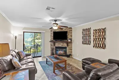 Image de Lakeview Haven~Beautiful views~Resort~Pools~HotTub