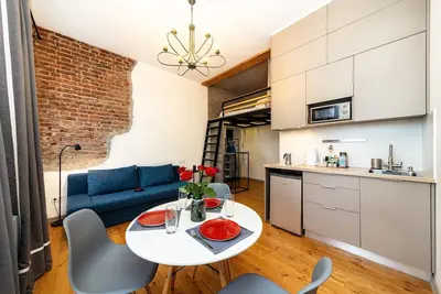 Image de Historic 1830s apartment by City Hall, heart of Old Town + free local tour