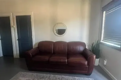 Image de Country-chic private House with laundry. \n