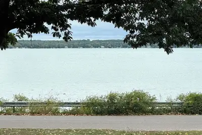 Image de Charming 2-bedroom cottage in marvelous Cheboygan with WiFi, Ac
