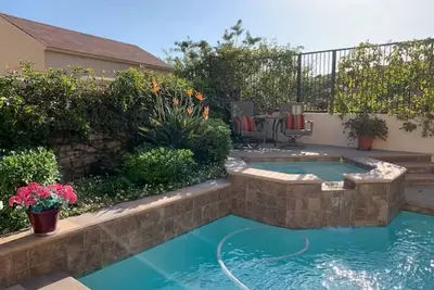 Coastal Retreat with Pool & Spa Large Beautiful Home for Families