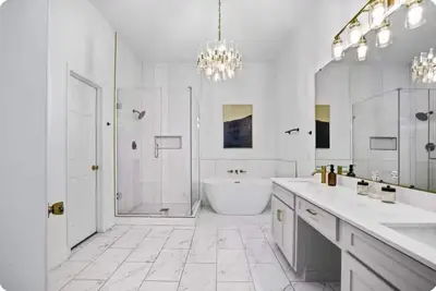 Image de Modern home with upgrades a quiet neighborhood - 4 bedroom with flex space.