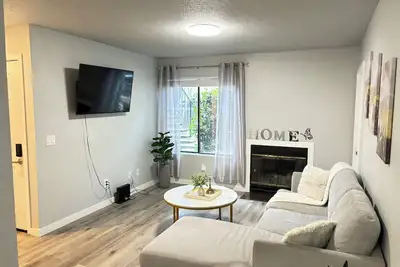 Image de Charming 2-bedroom condo with Ac and WiFi in lovely North Highlands