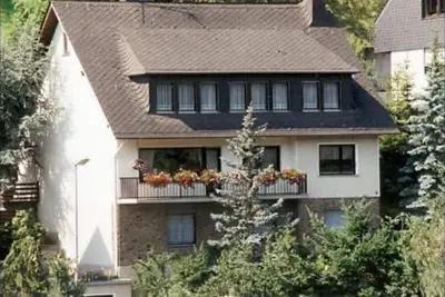 Image de Appartement \"Gästehaus Karbach\" avec vue sur les montagnes, terrasse privée et Wi-Fi