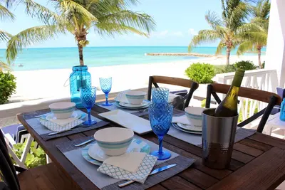Image de Blues Point Beach Front Gem - Right on the Sand at Palm Cay