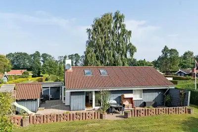 Image de Superbe maison à Hejls avec sauna