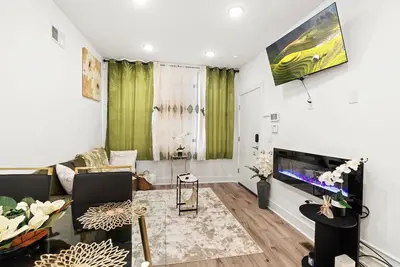 Image de 3Beadroom, 2Bathroom Luxurious Green Oasis with Free Parking & Private BackPatio