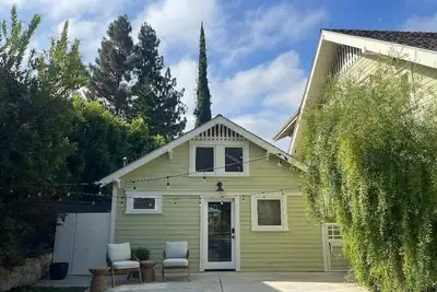 Image de Brand New Charming Guest House in lovely Northwest Glendale Ca. Private &Quiet