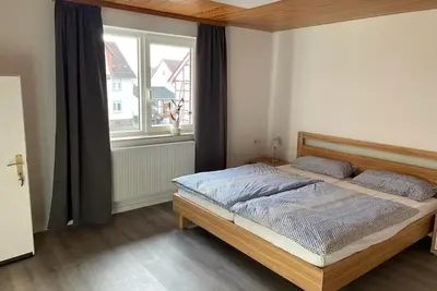 Image de Guest room with private bathroom, in a vacation home, centrally located