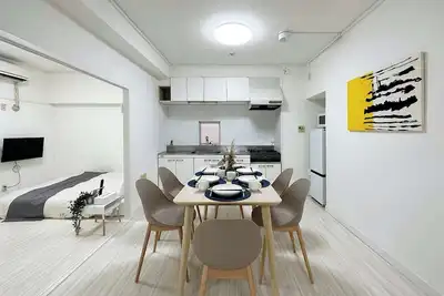 Image de Central 3 Br Near Peace Park for 9 ppl