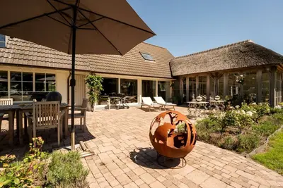 Image de Belle maison de vacances privée pour 12 personnes avec Wifi, Tv, patio et parking