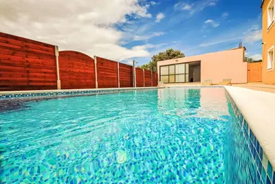 Image de Merveilleuse maison de vacances privée avec climatisation, Wifi, piscine privée, Tv et terrasse