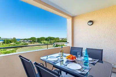 Image de Joli appartement avec Wifi, climatisation, piscine, Tv, balcon et animaux admis