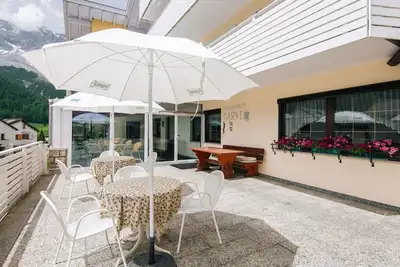 Image de Agréable appartement avec Wifi, Tv, terrasse, animaux admis, vue panoramique et parking