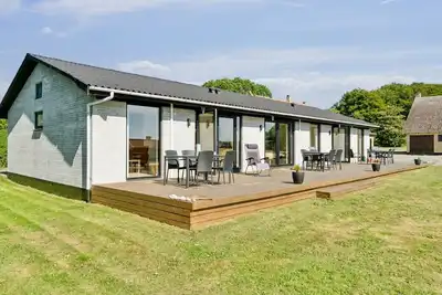 Image de \"Yari\" - 50m from the sea by Interhome