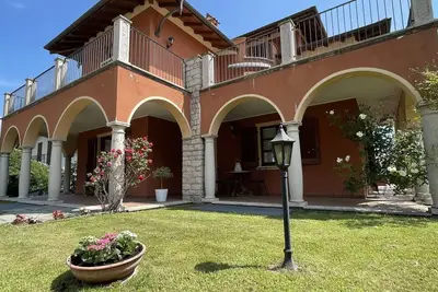 Confortable appartement pour 6 personnes avec Wifi, Tv, patio et parking