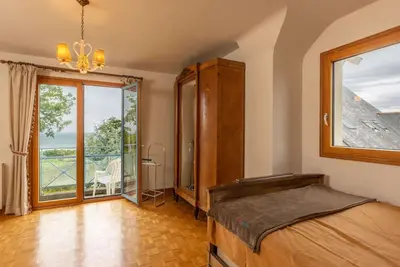 Image de Merveilleuse maison de vacances privée pour 13 personnes avec Wifi, Tv, terrasse et parking