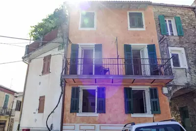 Image de Belle maison de vacances avec Wifi, balcon, animaux admis, vue panoramique et parking