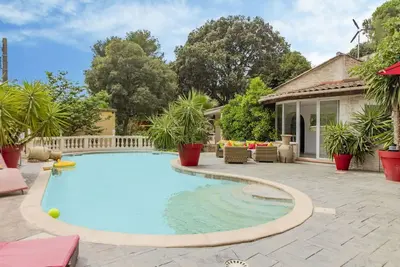 Image de Maison de vacances privée avec piscine privée, Wifi, climatisation, bain à remous, Tv, terrasse