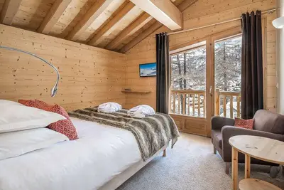 Image de Belle maison de vacances privée avec bain à remous, Wifi, Tv, balcon et parking