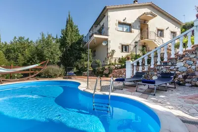 Image de Belle maison de vacances privée avec climatisation, piscine privée, Wifi, Tv, patio et parking
