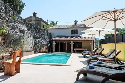 Image de Maison de vacances privée avec climatisation, piscine privée, Wifi, Tv, terrasse, animaux admis