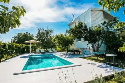 Image de Belle maison de vacances privée avec Wifi, climatisation, piscine privée, Tv et terrasse