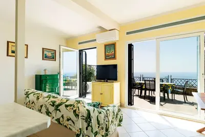 Image de Confortable appartement pour 5 personnes avec Wifi, climatisation et terrasse