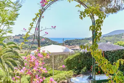 Image de Magnifique maison de vacances privée pour 6 personnes avec climatisation, Wifi, Tv et patio