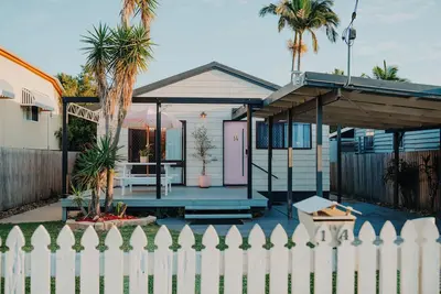 Image de Walking distance to shops and beach, Pet friendly
