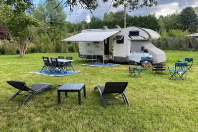 Image de Camping car au Charme de la Forêt. Forêt des Trois Pignons. Le Cul du Chien.