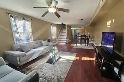 Image de This duplex is a 3 bedroom(s), 2 bathrooms, located in Towson, Md.