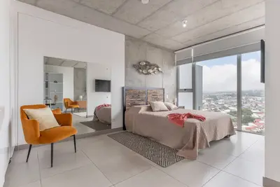 Image de Modern Oasis iFreses, 18th floor! Ac, Tv and Pool