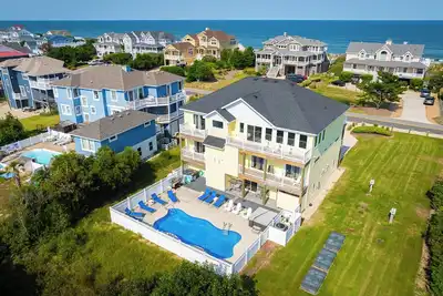 Image de Semi-Oceanfront Retreat w/ Pool, Theater, Elevator