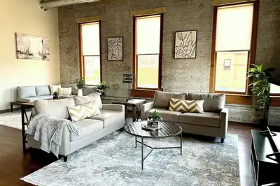 Image de The Bellevue in Canal Park, New- Charming loft in the heart of Canal Park